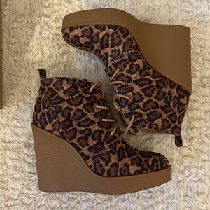 NEW! Jessica Simpson Mesila Leopard Wedge Closed Round Toe Lace Up Ankle Boots